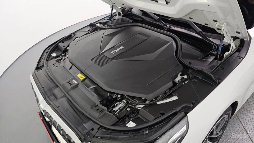 BMW i5