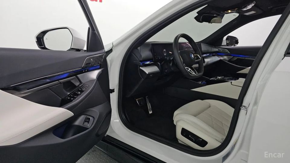 BMW i5
