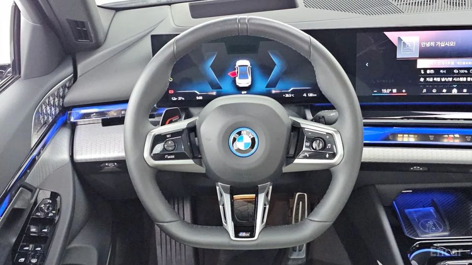 BMW i5