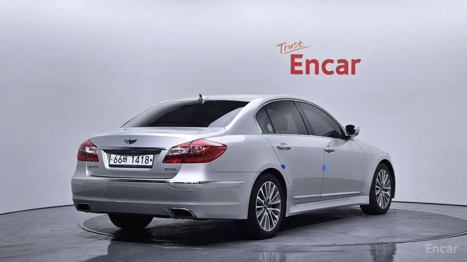 Hyundai Genesis