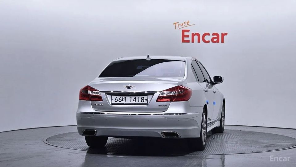 Hyundai Genesis