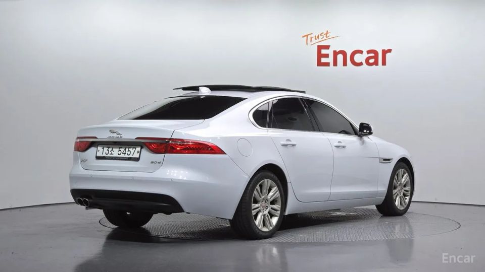 Jaguar xf