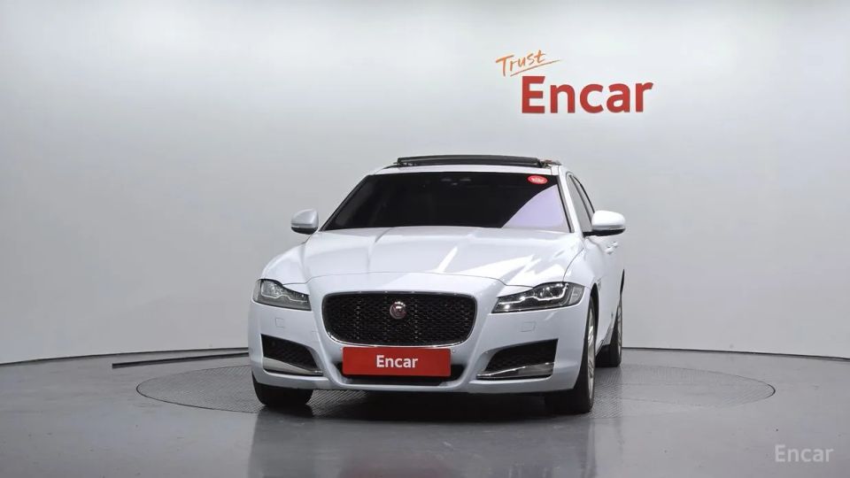 Jaguar xf