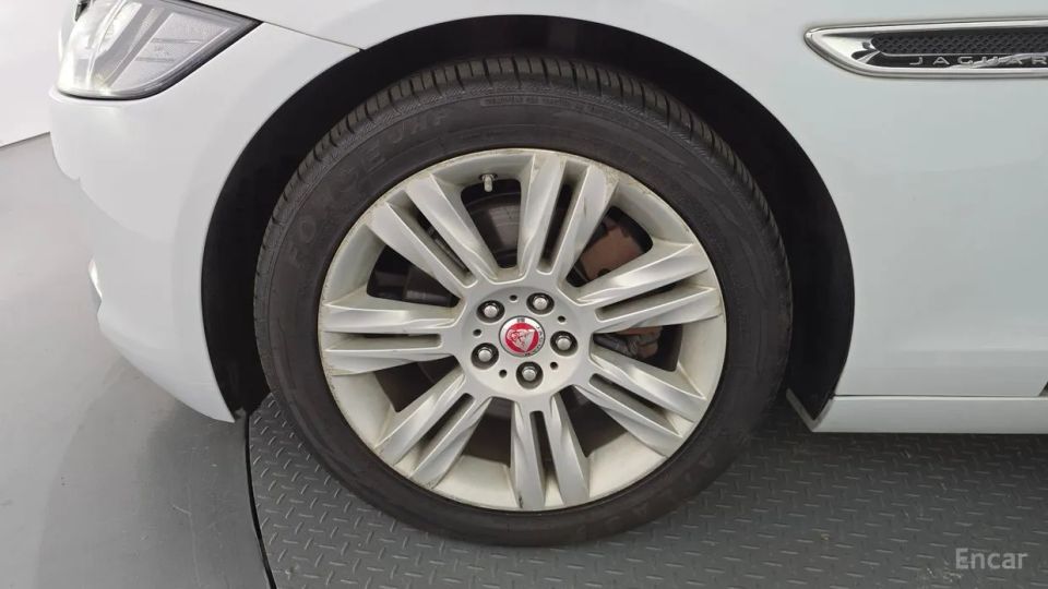 Jaguar xf