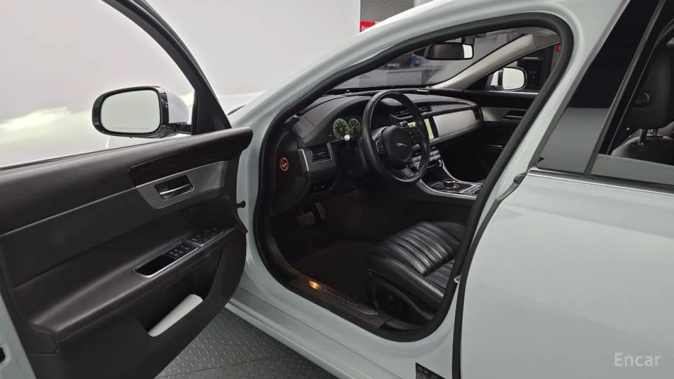 Jaguar xf