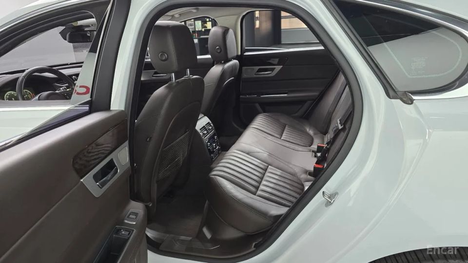 Jaguar xf