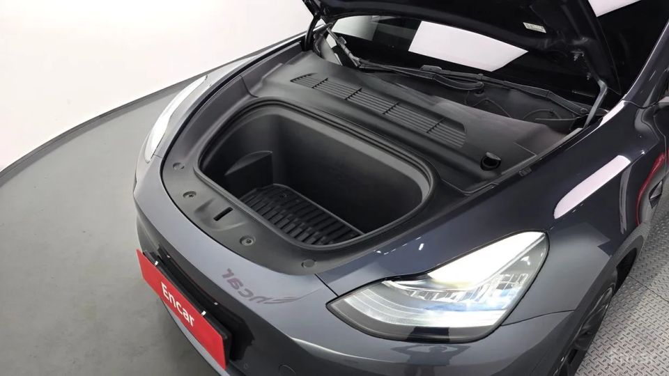 Tesla model-y