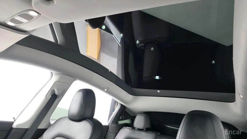 Tesla model-y
