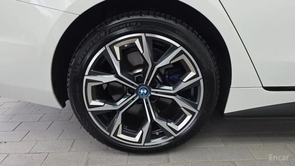 BMW I4