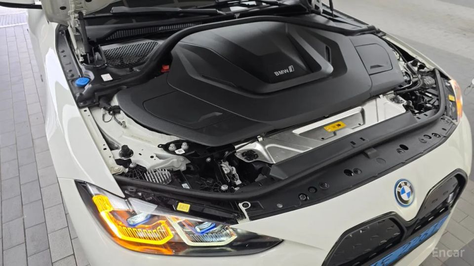 BMW I4