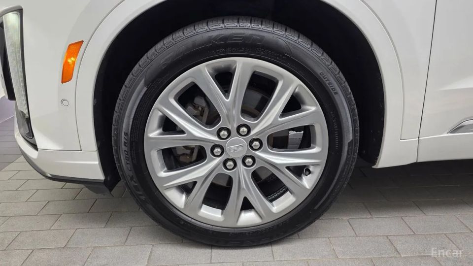 Cadillac XT6
