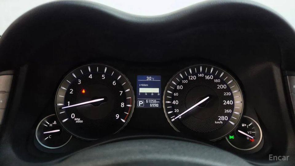 Infiniti Q70