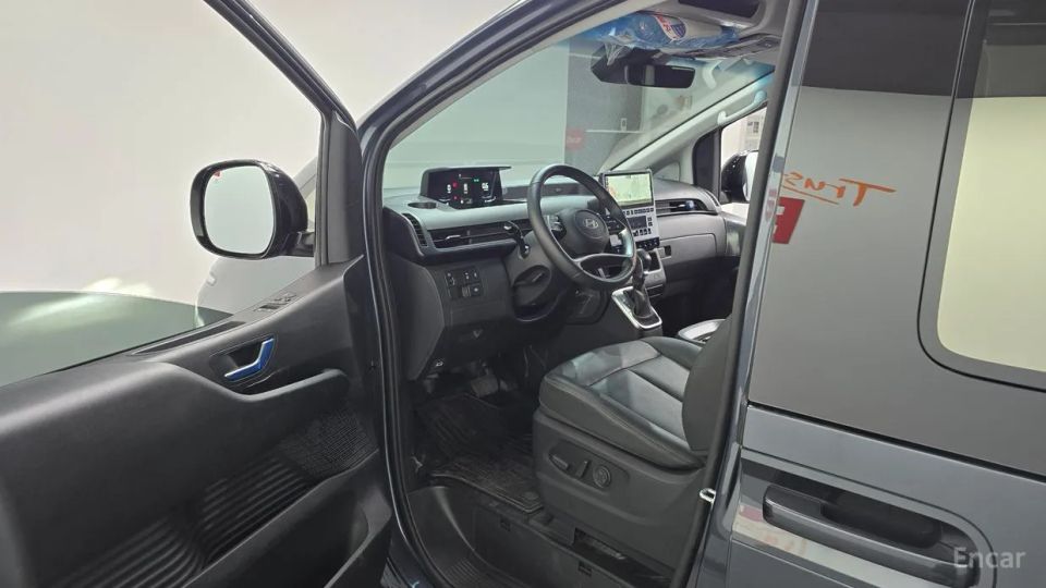 Hyundai Staria