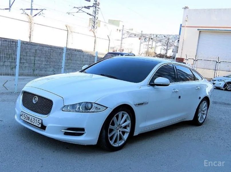 Jaguar XJ