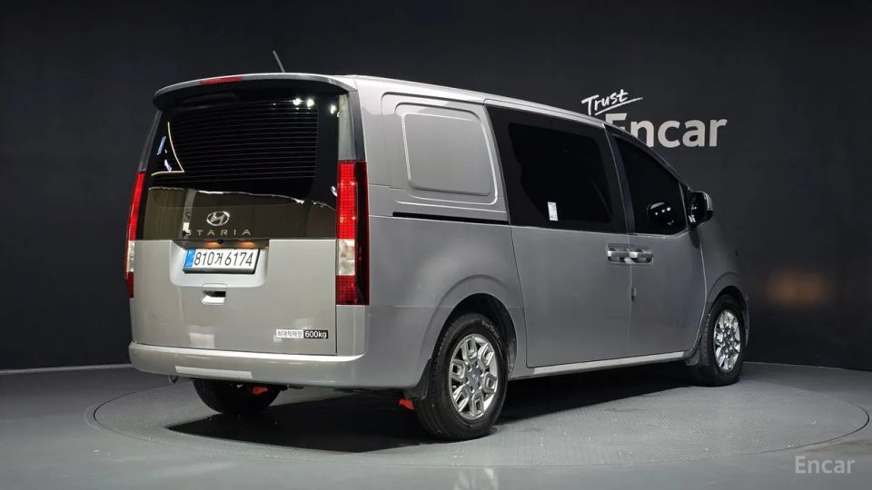 Hyundai Staria