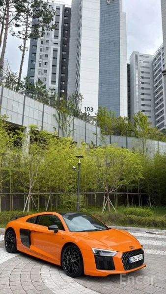 Audi R8