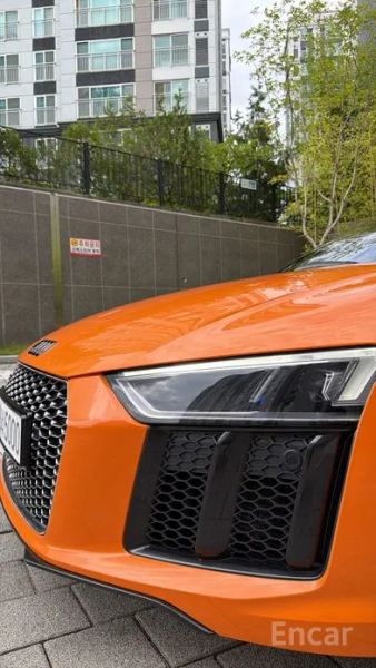 Audi R8
