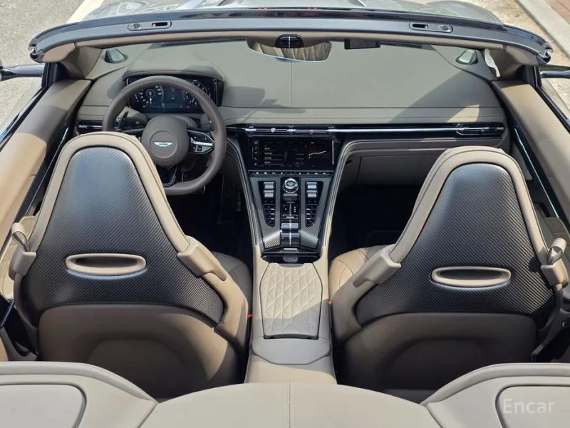 Astonmartin DB12