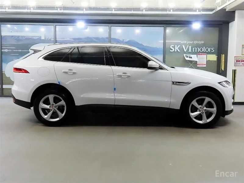 Jaguar F-PACE