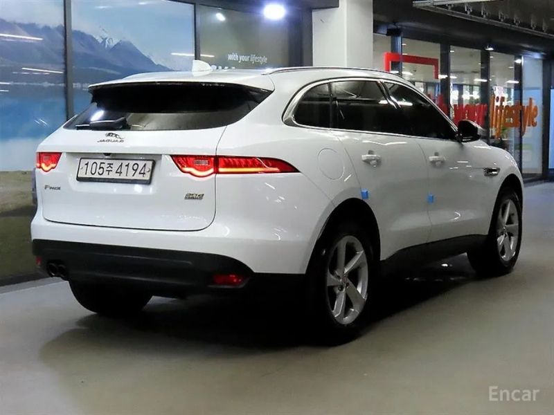 Jaguar F-PACE