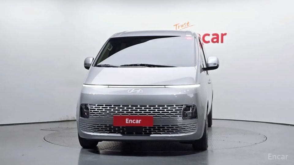 Hyundai Staria