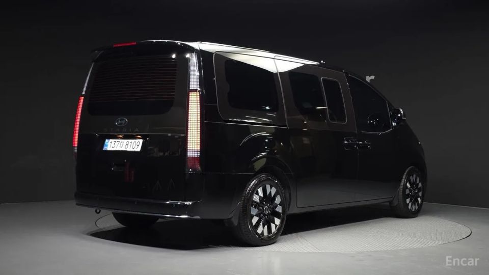 Hyundai Staria