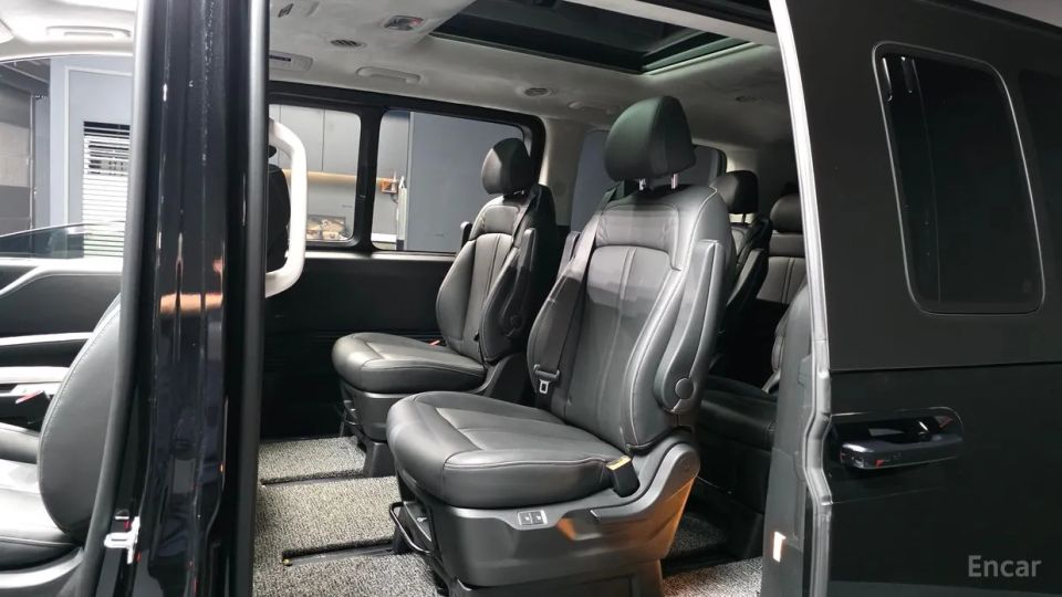 Hyundai Staria