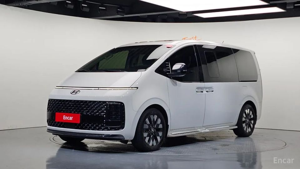 Hyundai Staria