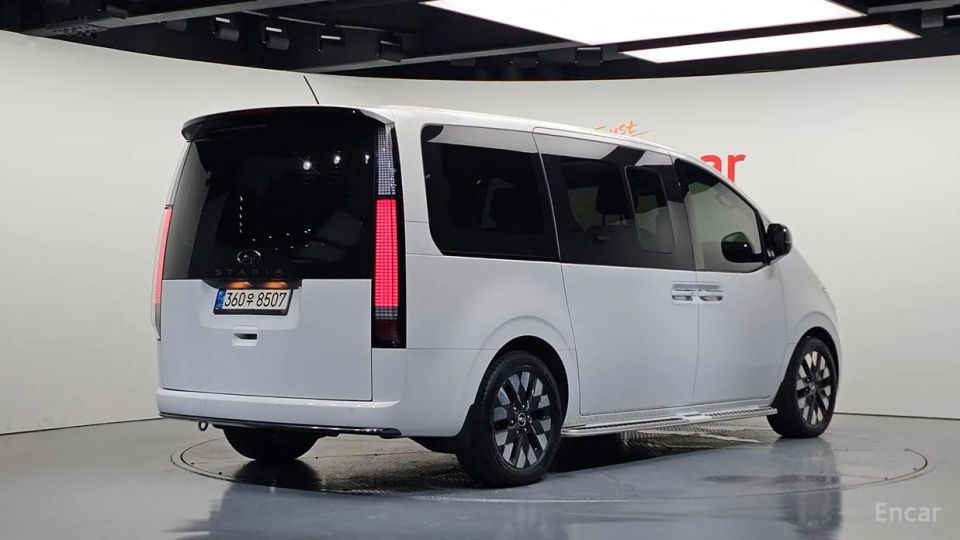 Hyundai Staria