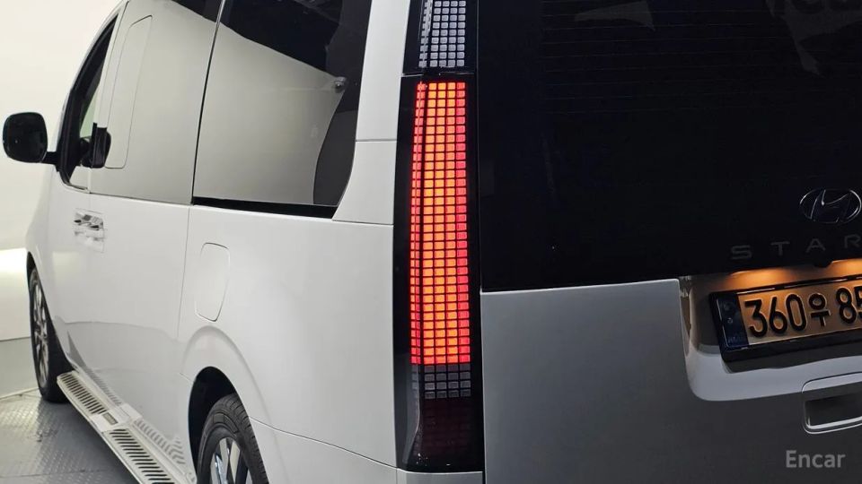 Hyundai Staria