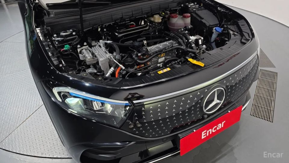 Mercedes-Benz EQB