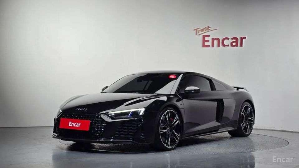 Audi R8