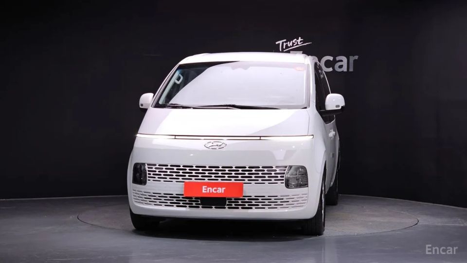 Hyundai Staria