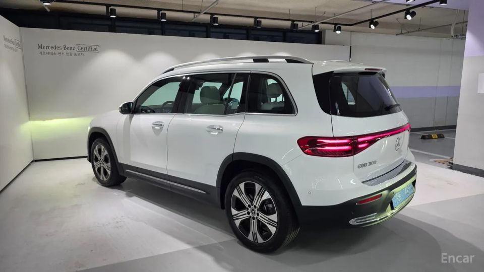 Mercedes-Benz EQB