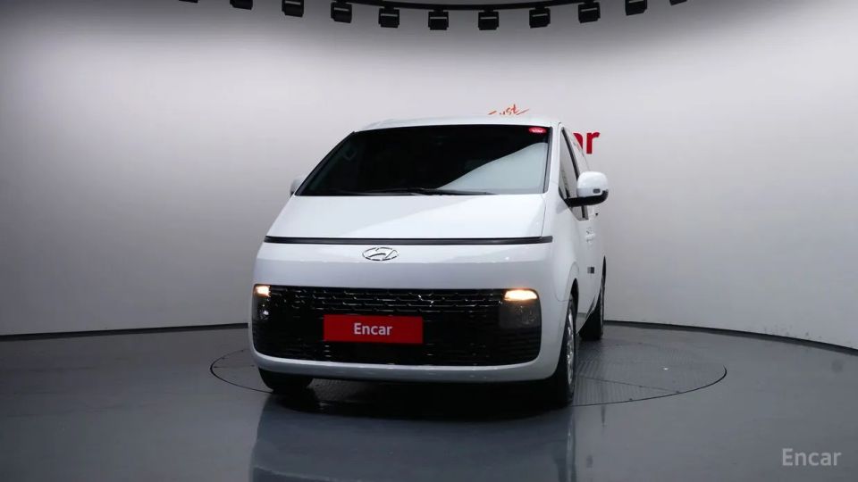 Hyundai Staria