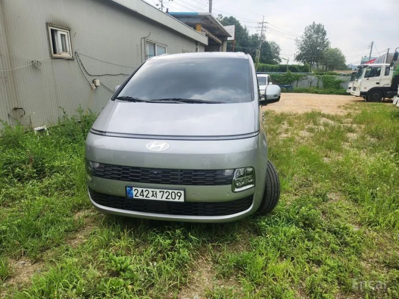 Hyundai Staria
