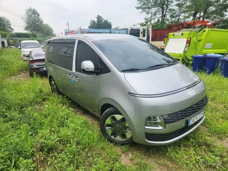 Hyundai Staria