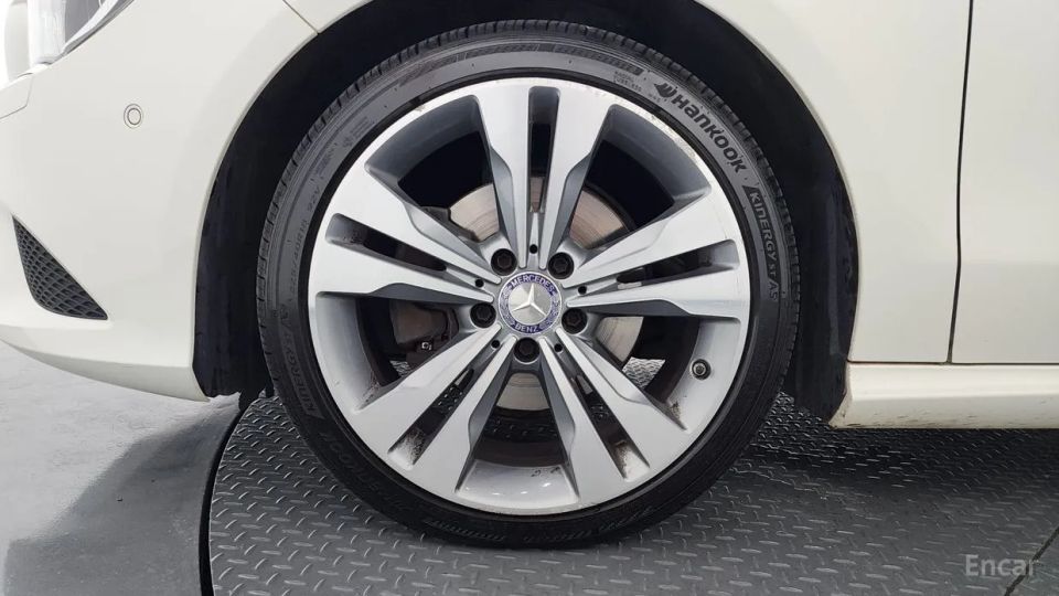 Mercedes-Benz CLA-Class
