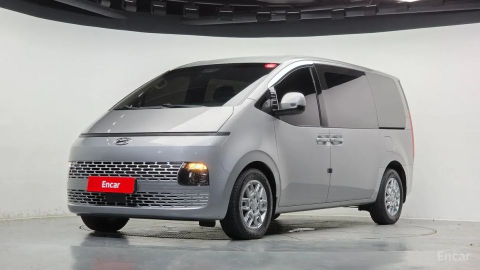Hyundai Staria