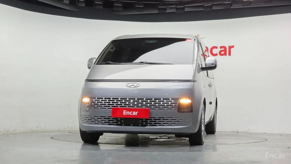 Hyundai Staria