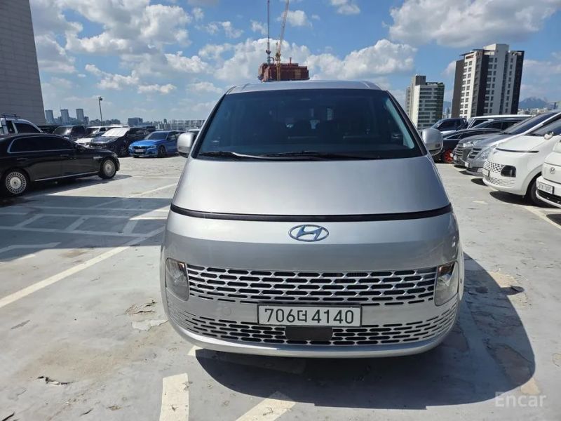 Hyundai Staria