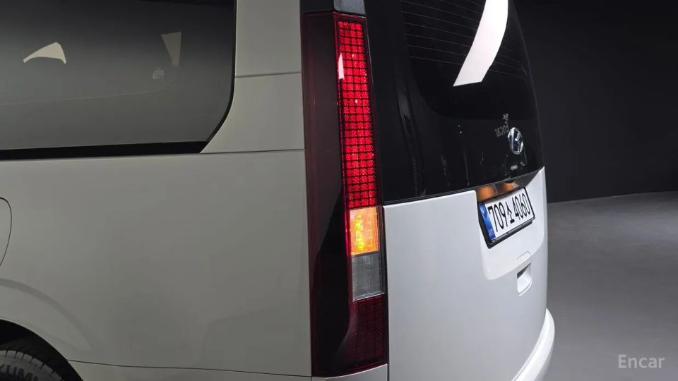 Hyundai Staria