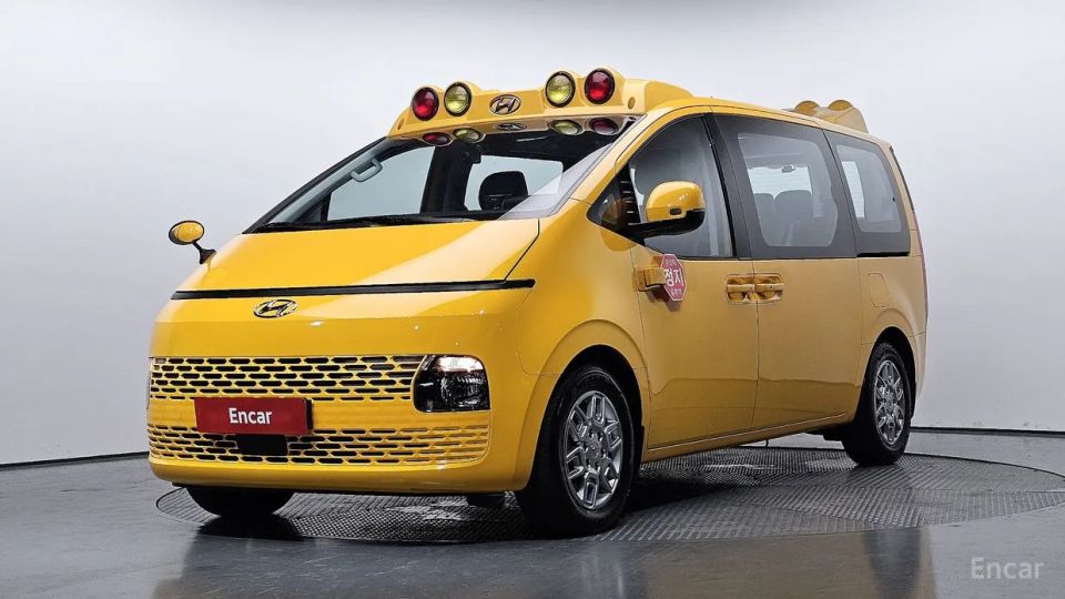 Hyundai Staria