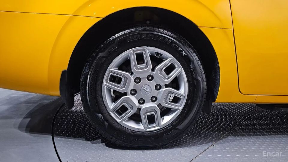 Hyundai Staria