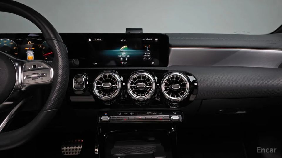 Mercedes-Benz CLA-Class