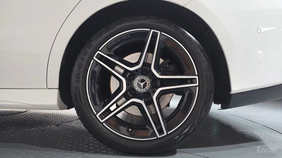 Mercedes-Benz CLA-Class