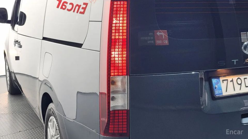 Hyundai Staria