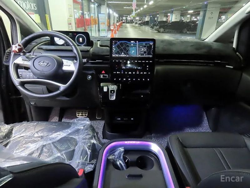 Hyundai Staria