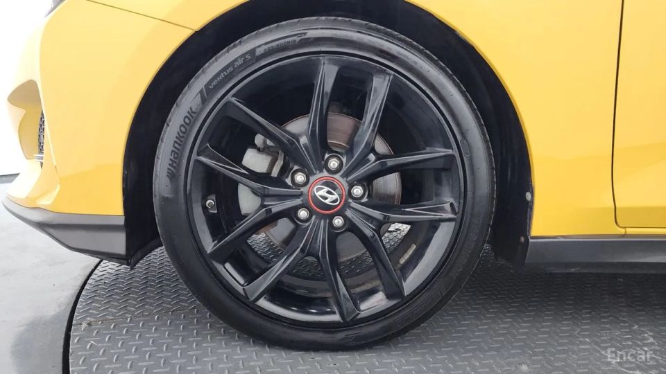 Hyundai Veloster