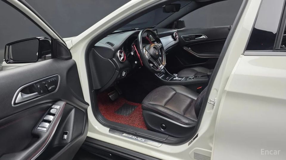 Mercedes-Benz GLA-Class